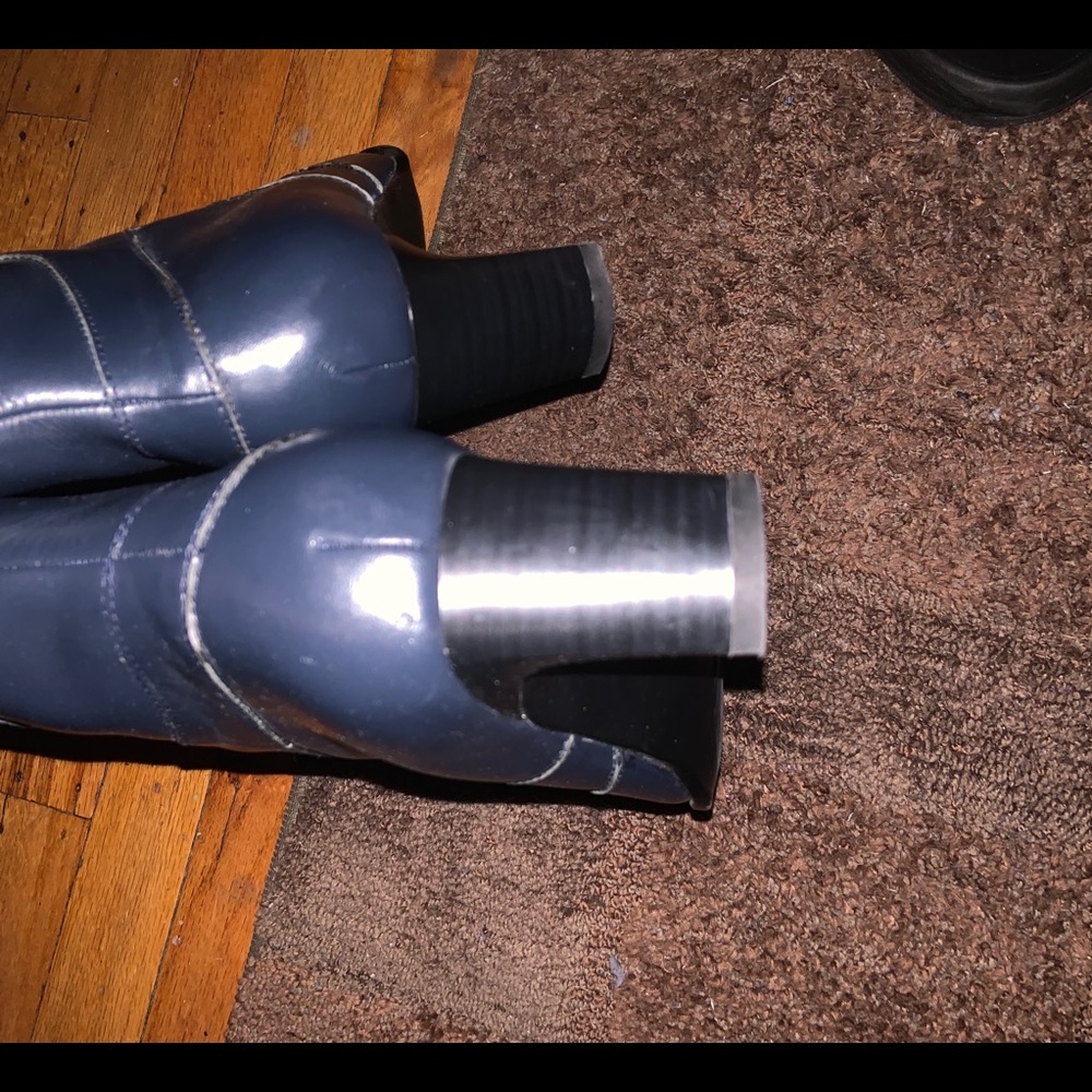 Boots - Picture 3 of 4